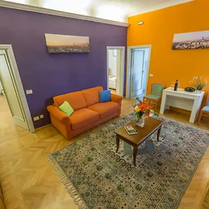 https://paolo-carlottas-home.it-tuscanyhotel.com